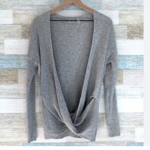 NWT! TREASURE & BOND GREY KNIT SWEATER.
